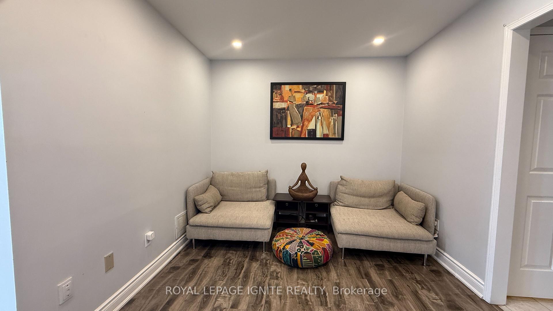 Photo 3 of 3064 Turbine Crescent, Mississauga, Churchill Meadows — HOMEH