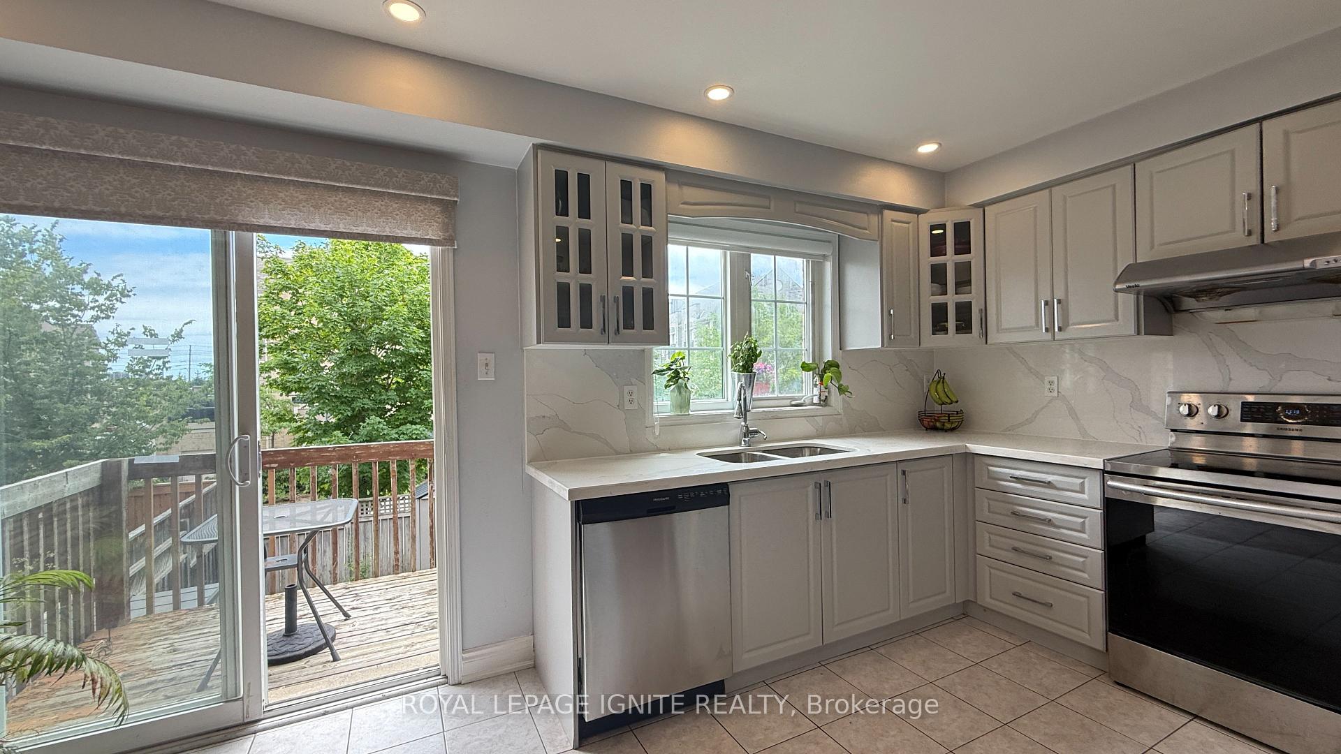 Photo 8 of 3064 Turbine Crescent, Mississauga, Churchill Meadows — HOMEH