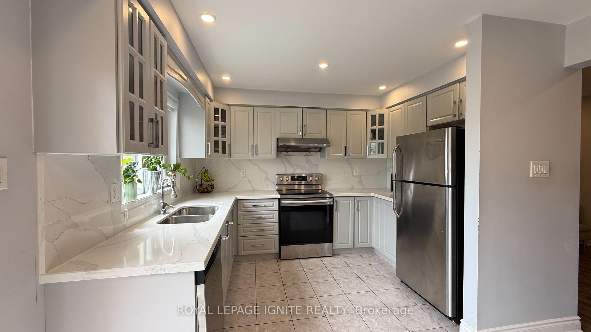 Photo 9 of 3064 Turbine Crescent, Mississauga, Churchill Meadows — HOMEH