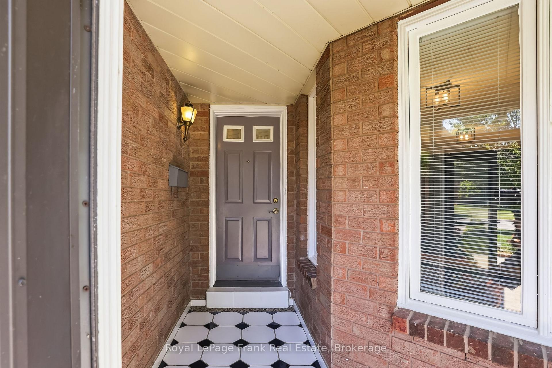 Photo 4 of 112 Oke Road, Clarington, Courtice — HOMEH
