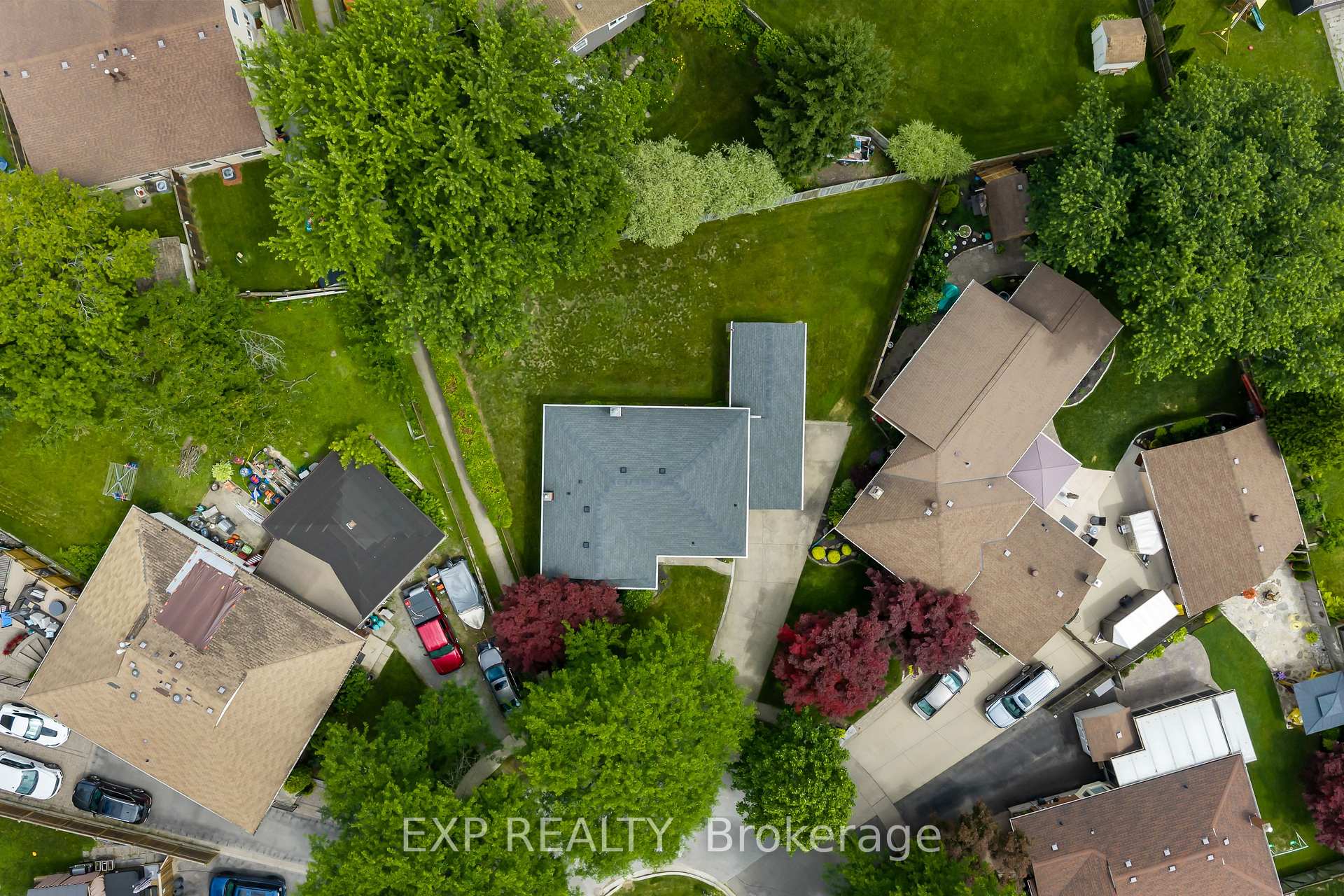 Photo 3 of 3776 Panama Court, Niagara Falls, Church's Lane — HOMEH