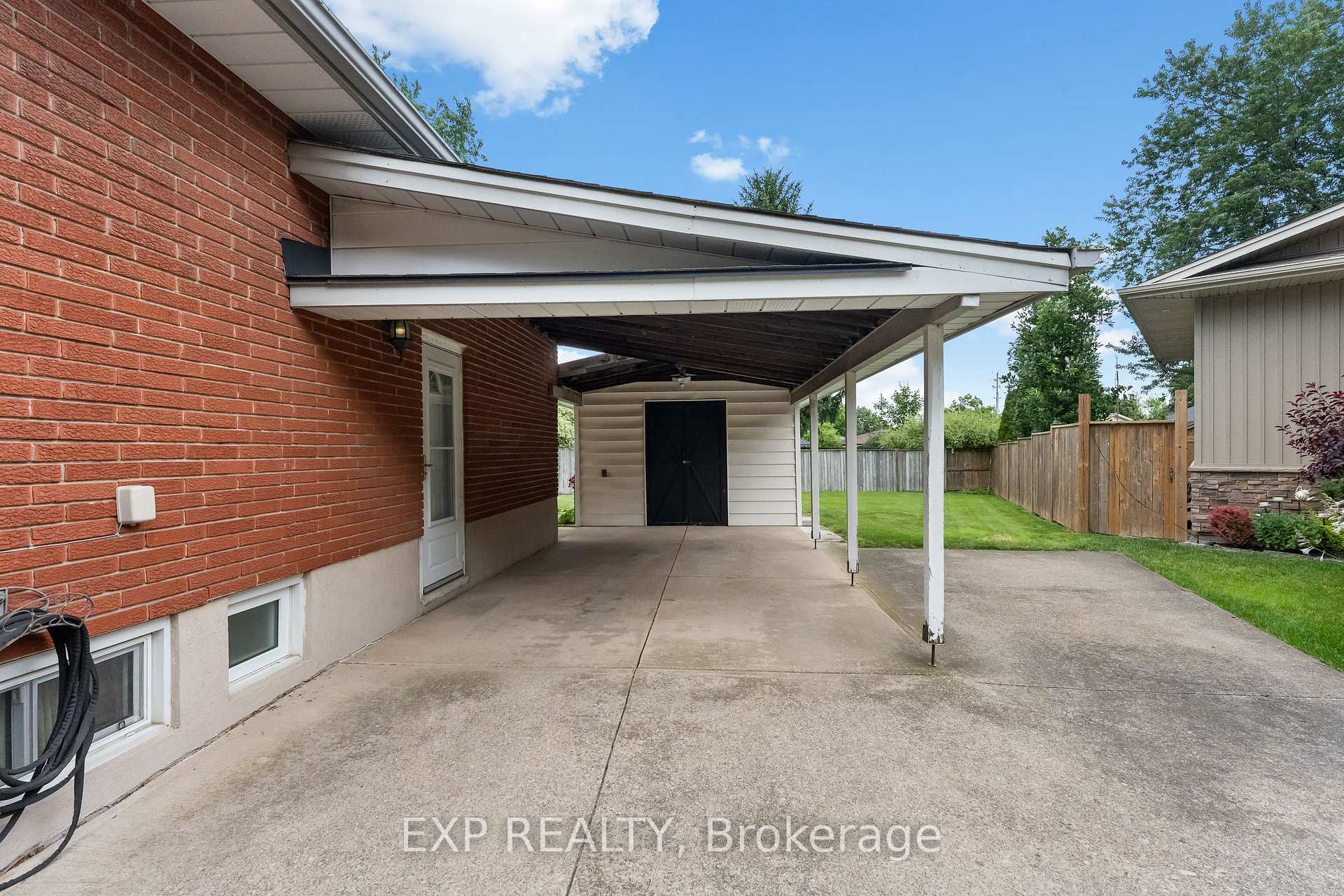 Photo 5 of 3776 Panama Court, Niagara Falls, Church's Lane — HOMEH
