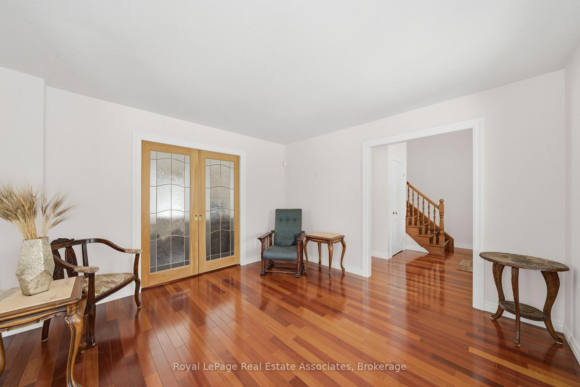Photo 7 of 86 Ridge Road E, Grimsby, Grimsby Escarpment — HOMEH