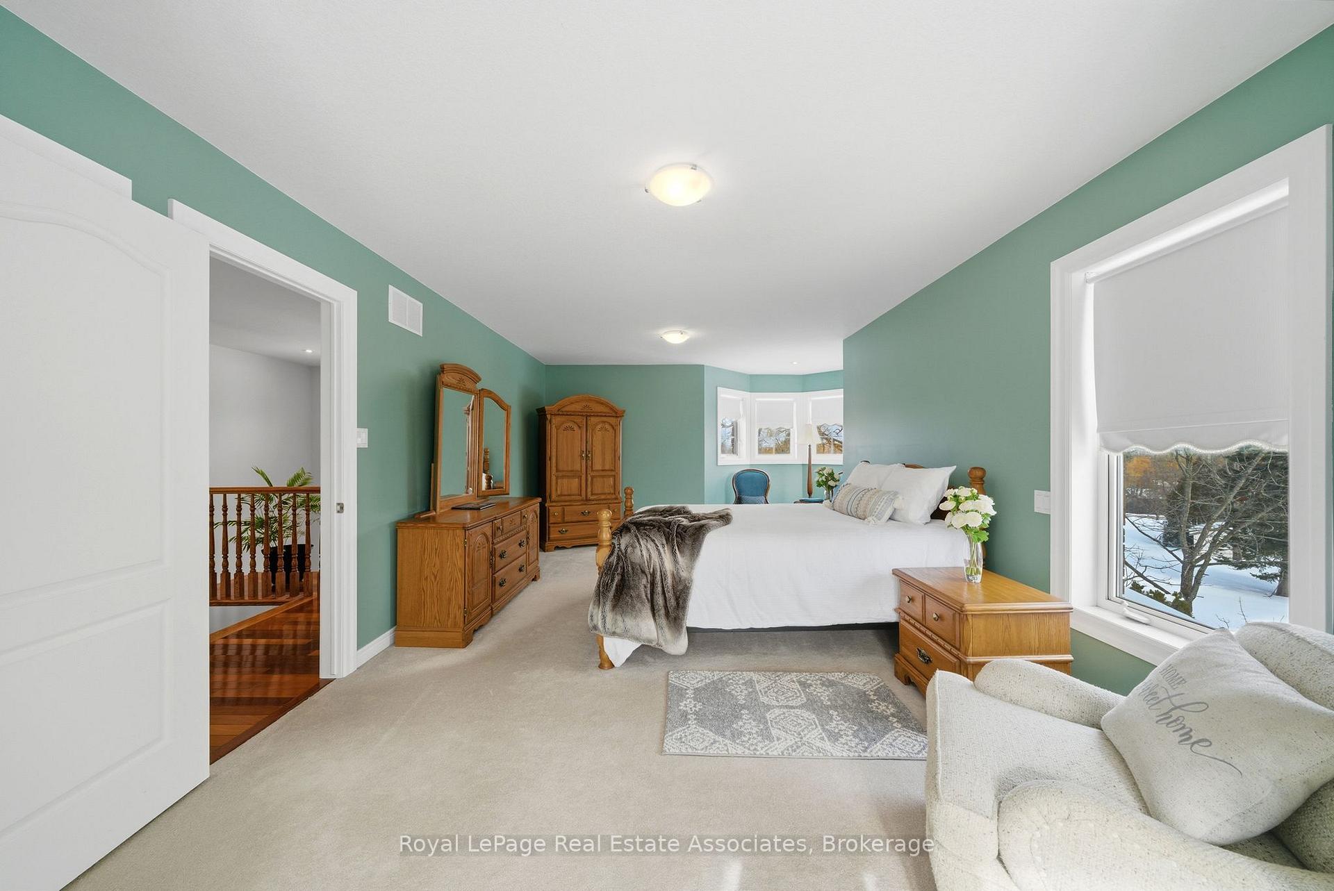 Photo 23 of 86 Ridge Road E, Grimsby, Grimsby Escarpment — HOMEH