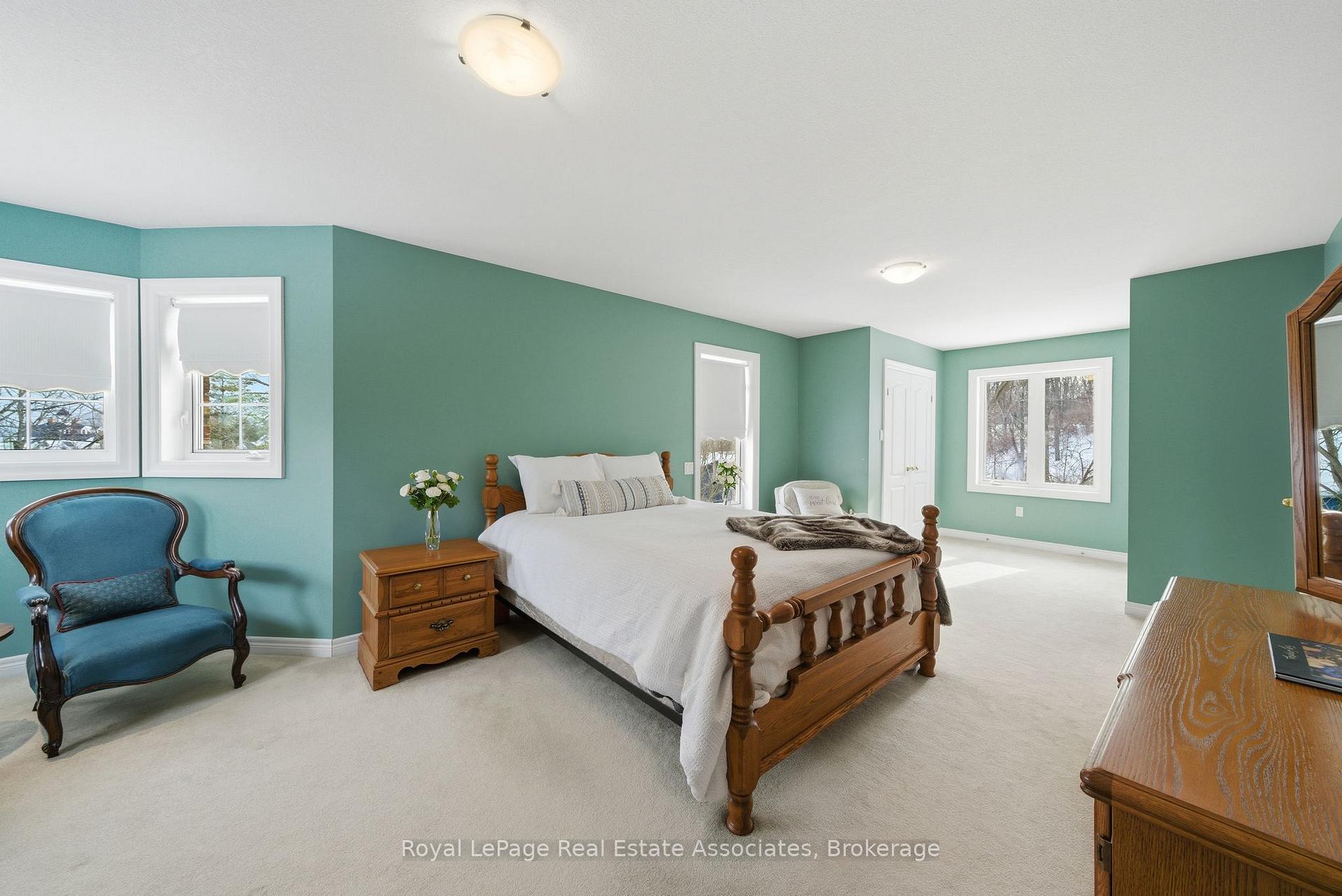 Photo 24 of 86 Ridge Road E, Grimsby, Grimsby Escarpment — HOMEH