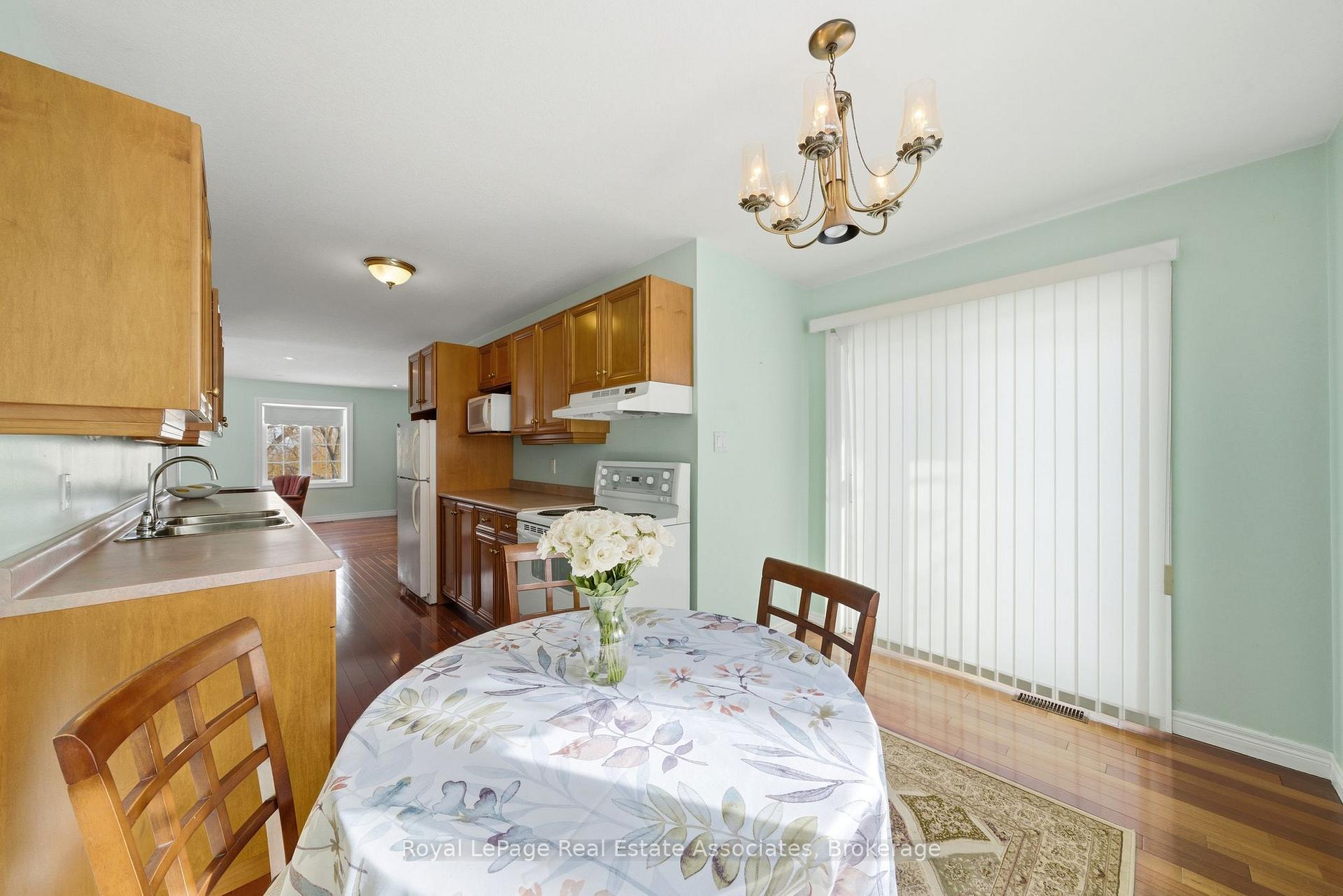 Photo 37 of 86 Ridge Road E, Grimsby, Grimsby Escarpment — HOMEH