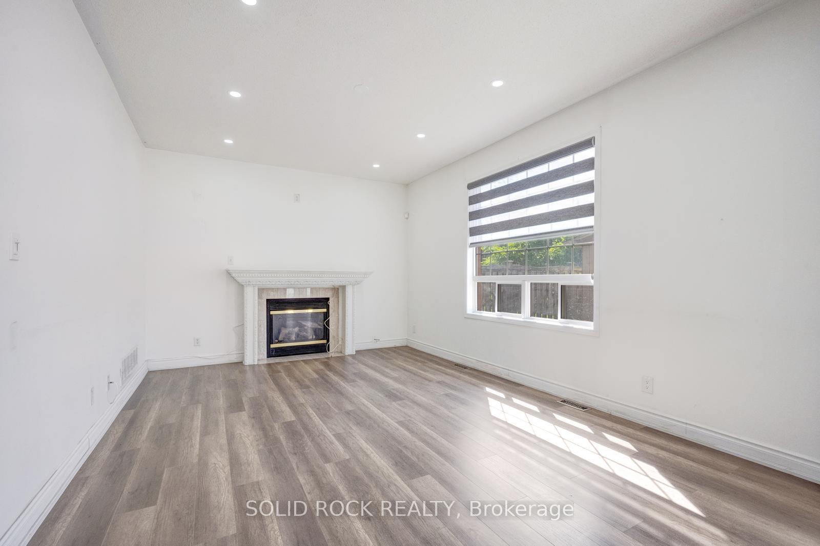 Photo 10 of 8 Gander Crescent, Brampton, Vales of Castlemore — HOMEH