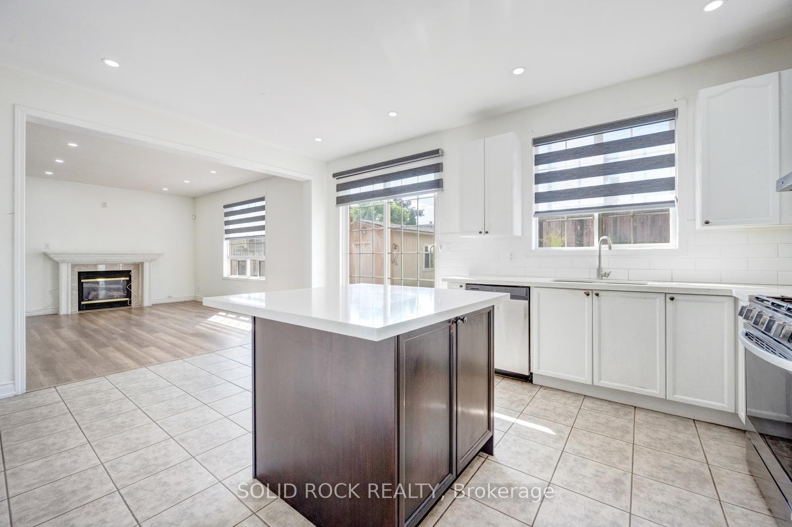 Photo 15 of 8 Gander Crescent, Brampton, Vales of Castlemore — HOMEH