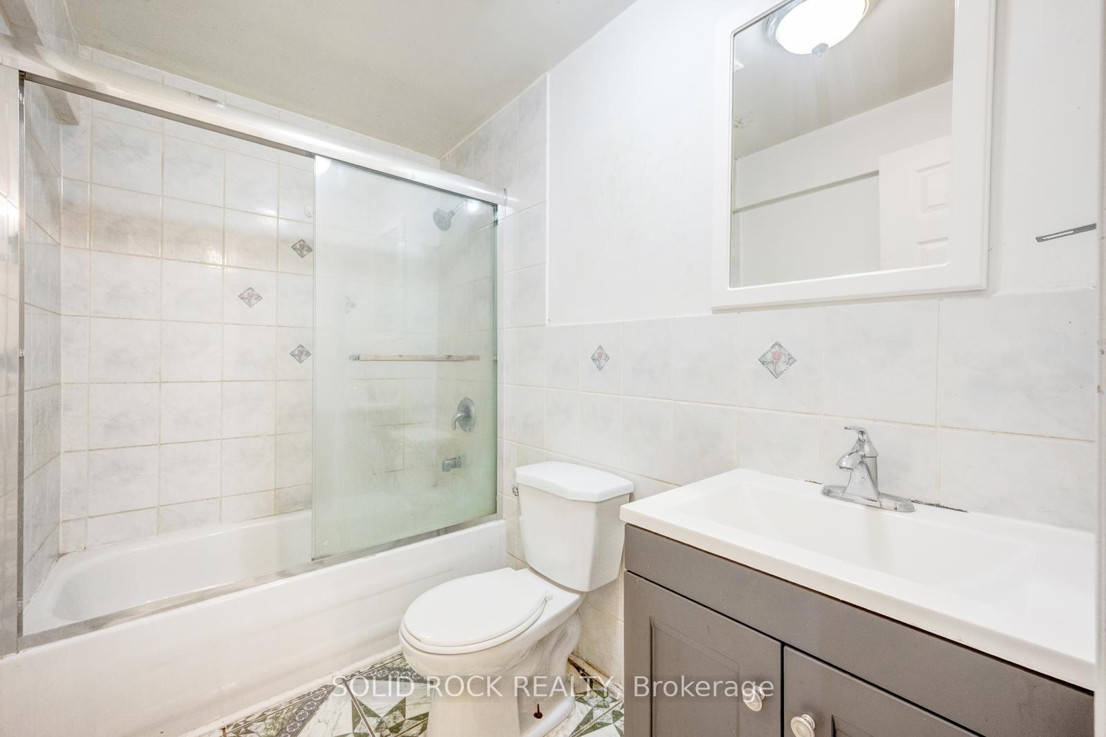 Photo 36 of 8 Gander Crescent, Brampton, Vales of Castlemore — HOMEH