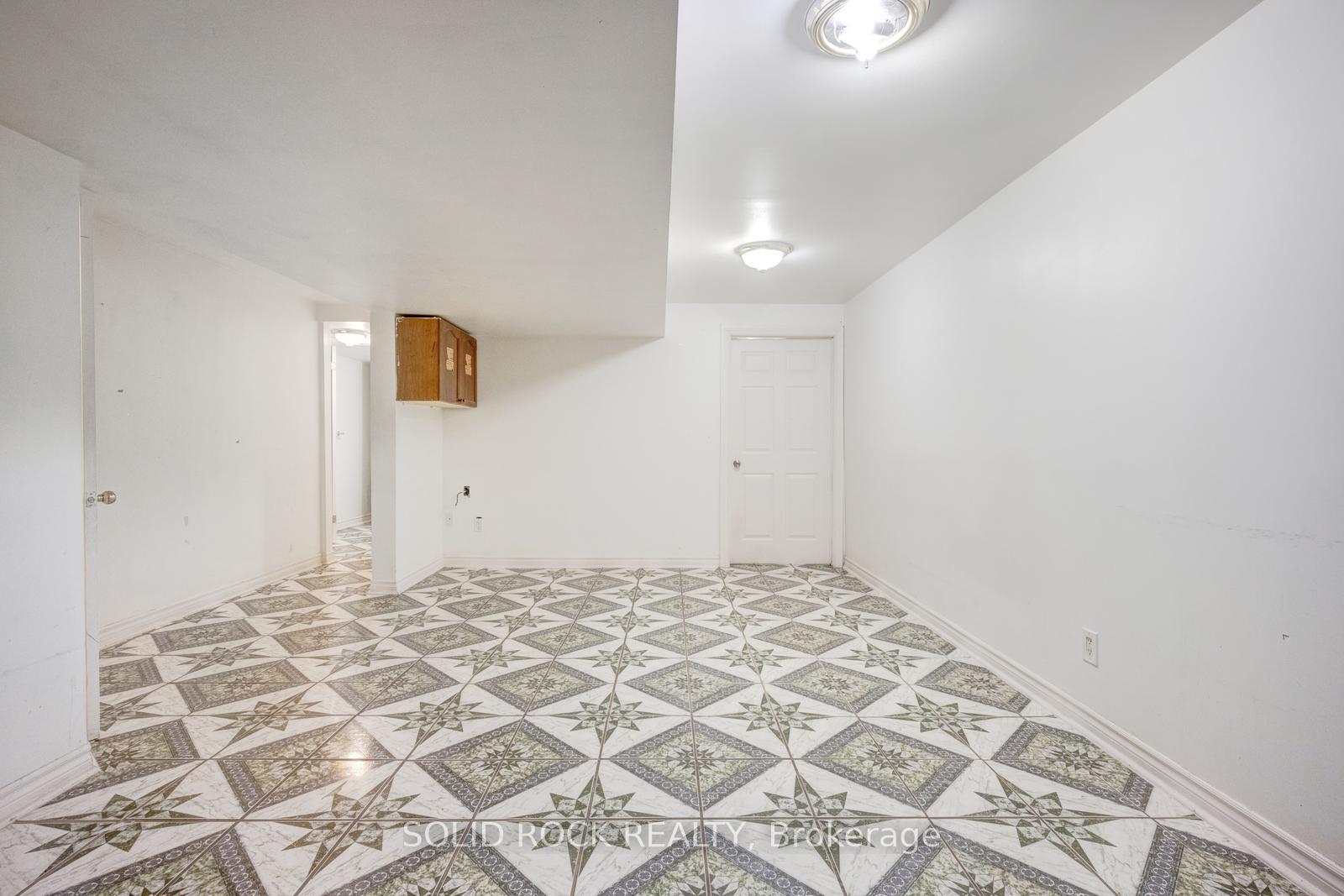 Photo 42 of 8 Gander Crescent, Brampton, Vales of Castlemore — HOMEH