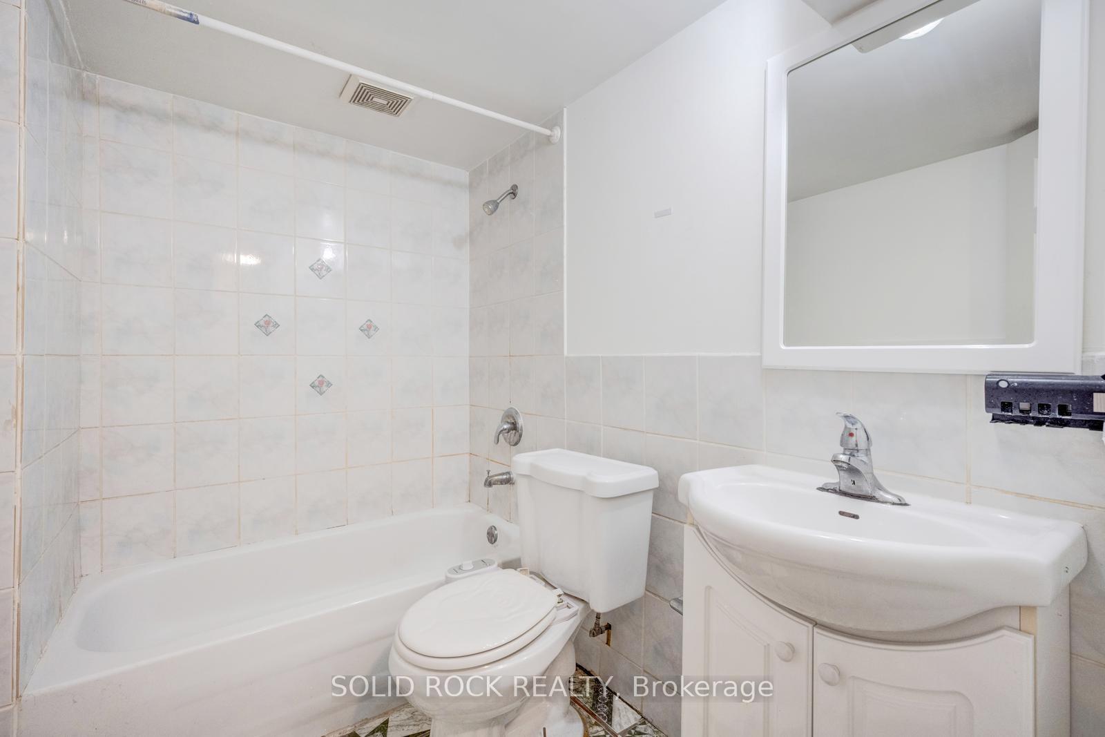 Photo 46 of 8 Gander Crescent, Brampton, Vales of Castlemore — HOMEH