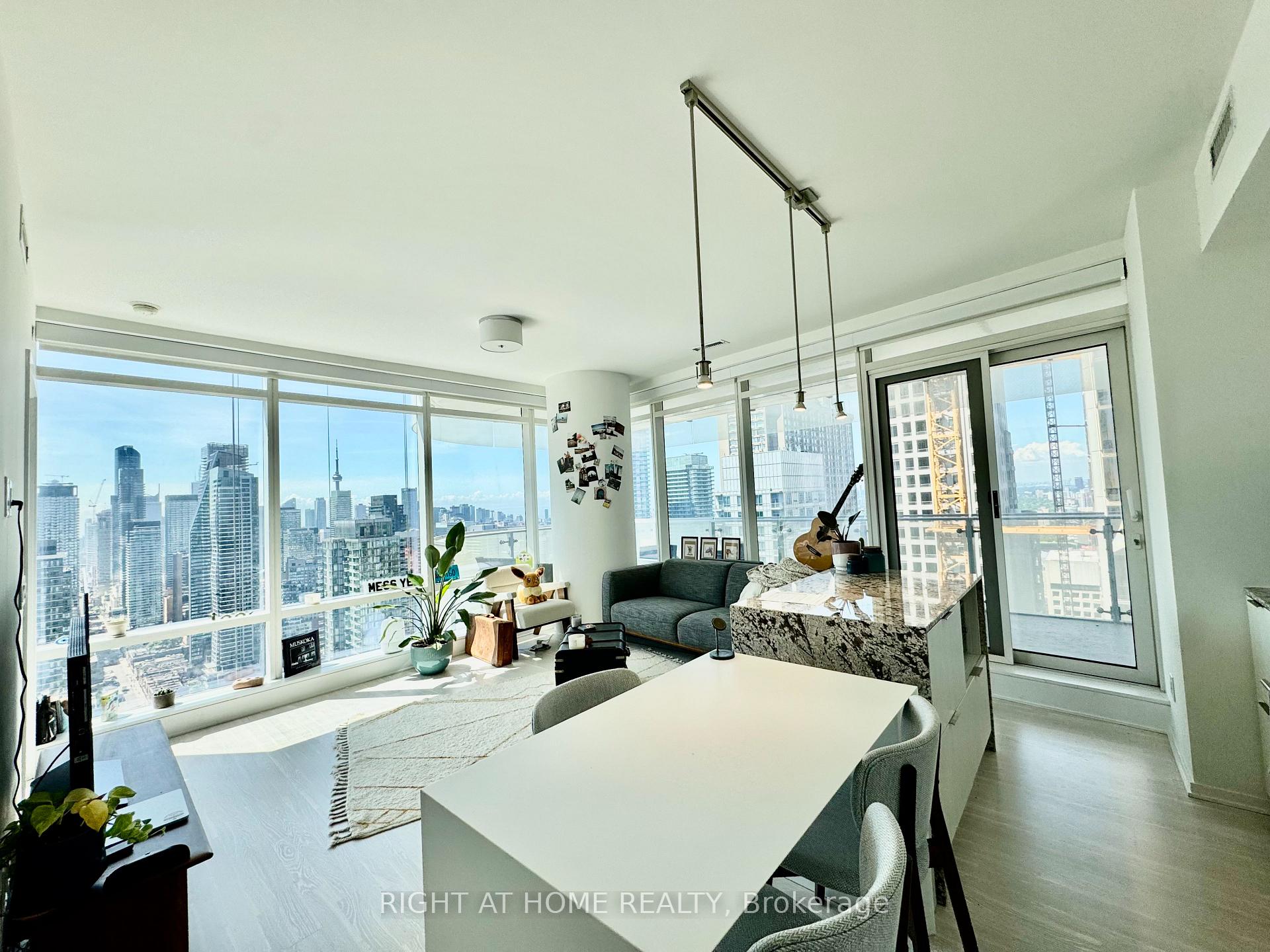Photo 5 of Unit 3507, 1 Bloor Street E, Toronto, Church-Yonge Corridor — HOMEH