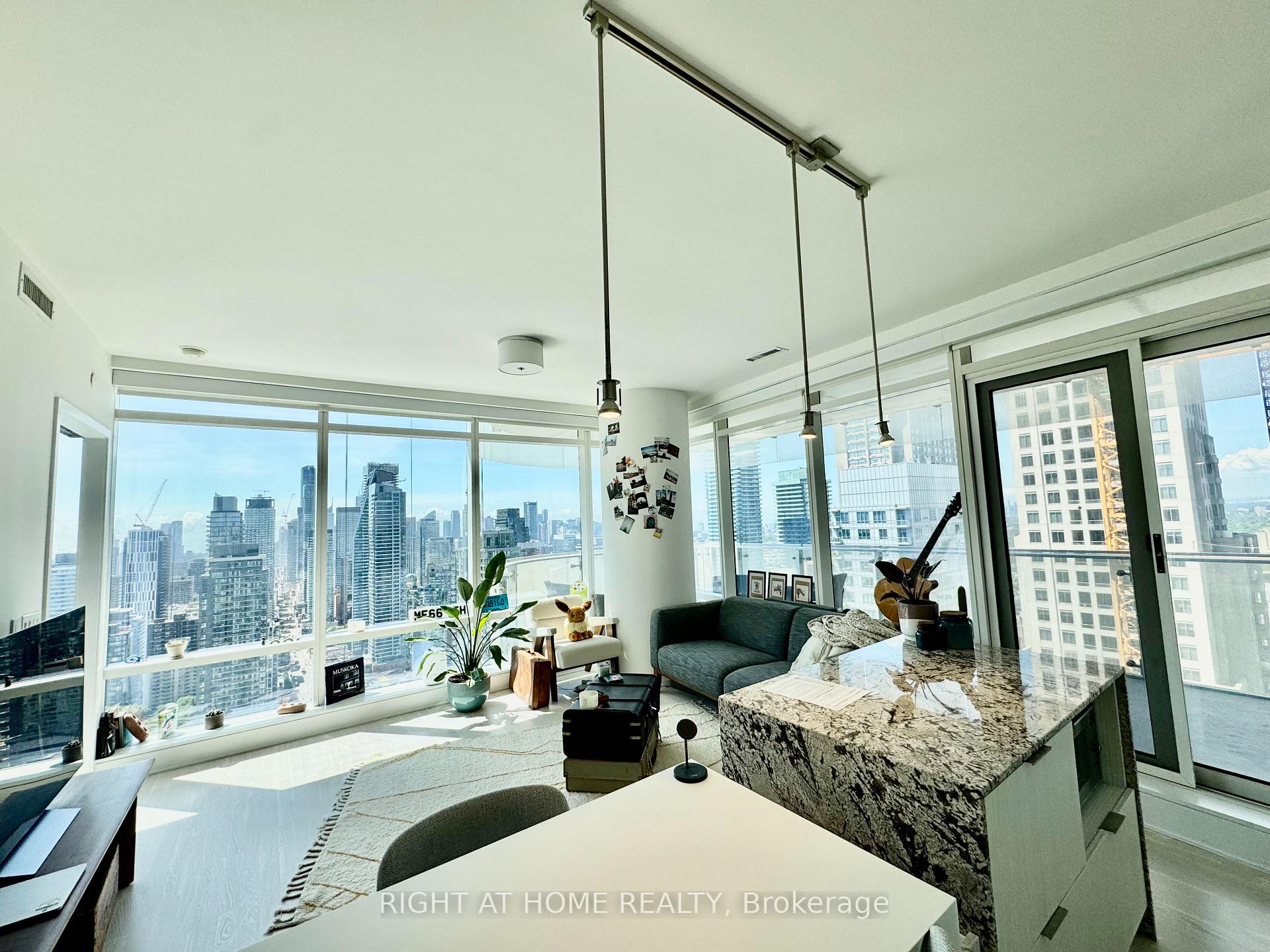 Photo 6 of Unit 3507, 1 Bloor Street E, Toronto, Church-Yonge Corridor — HOMEH