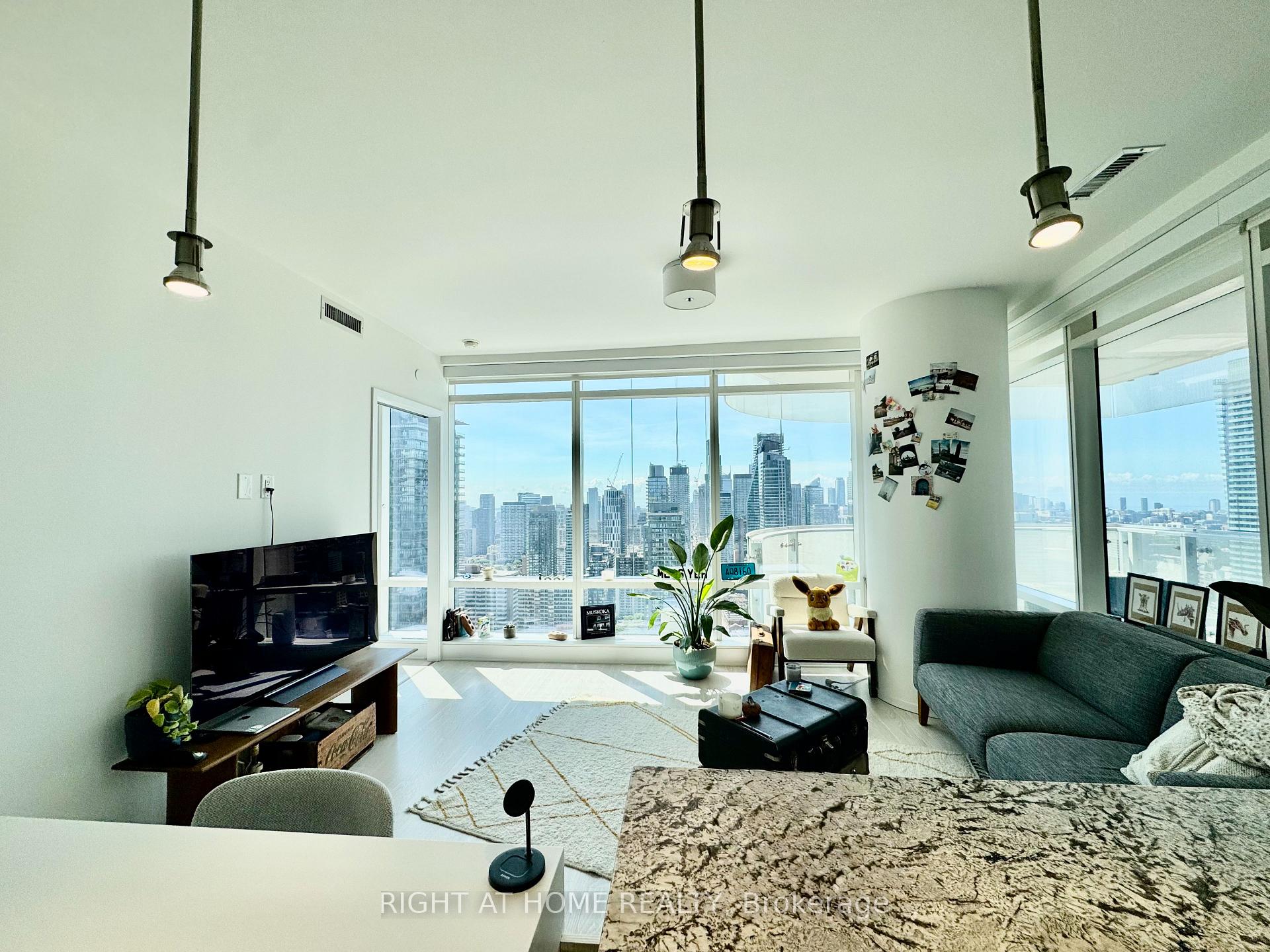 Photo 7 of Unit 3507, 1 Bloor Street E, Toronto, Church-Yonge Corridor — HOMEH