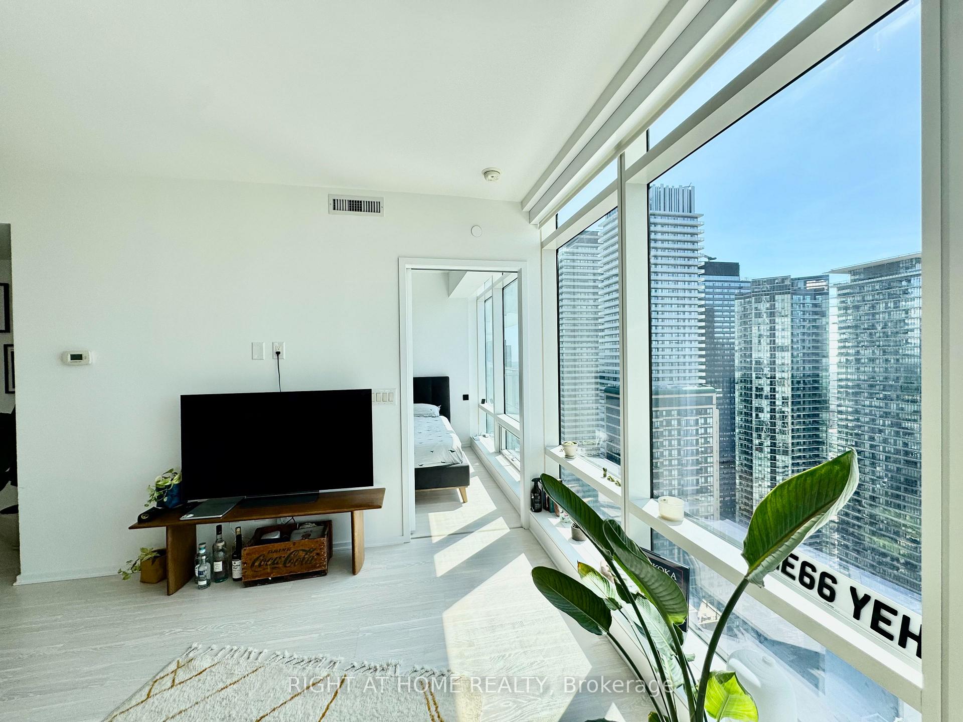 Photo 27 of Unit 3507, 1 Bloor Street E, Toronto, Church-Yonge Corridor — HOMEH