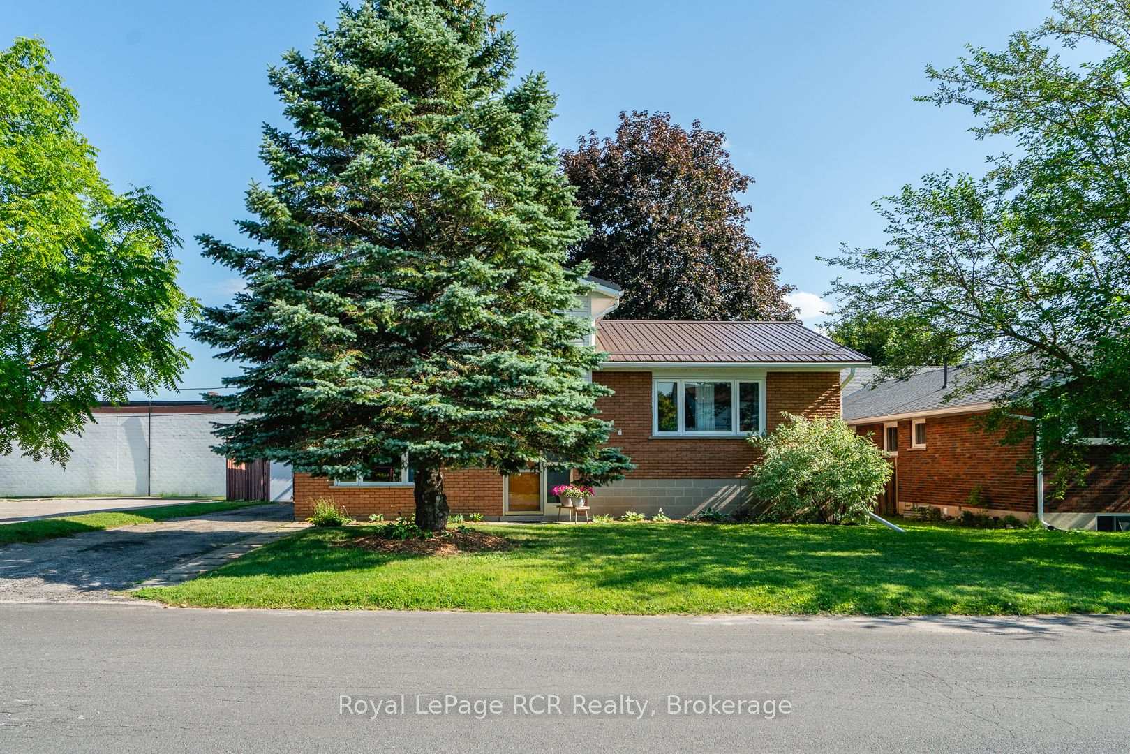 Photo 3 of 571 12th Street, Hanover — HOMEH