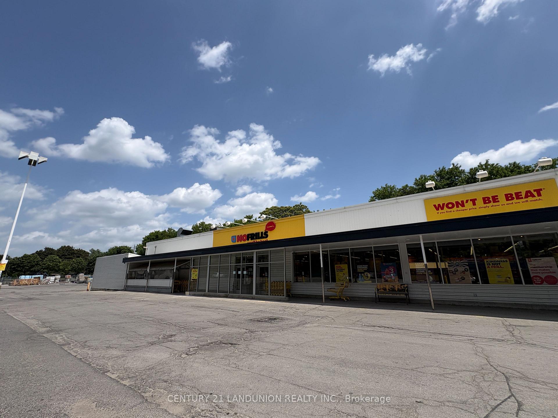 Photo 5 of Unit 1106, 185 Alberta Ave E, Toronto, Oakwood Village — HOMEH