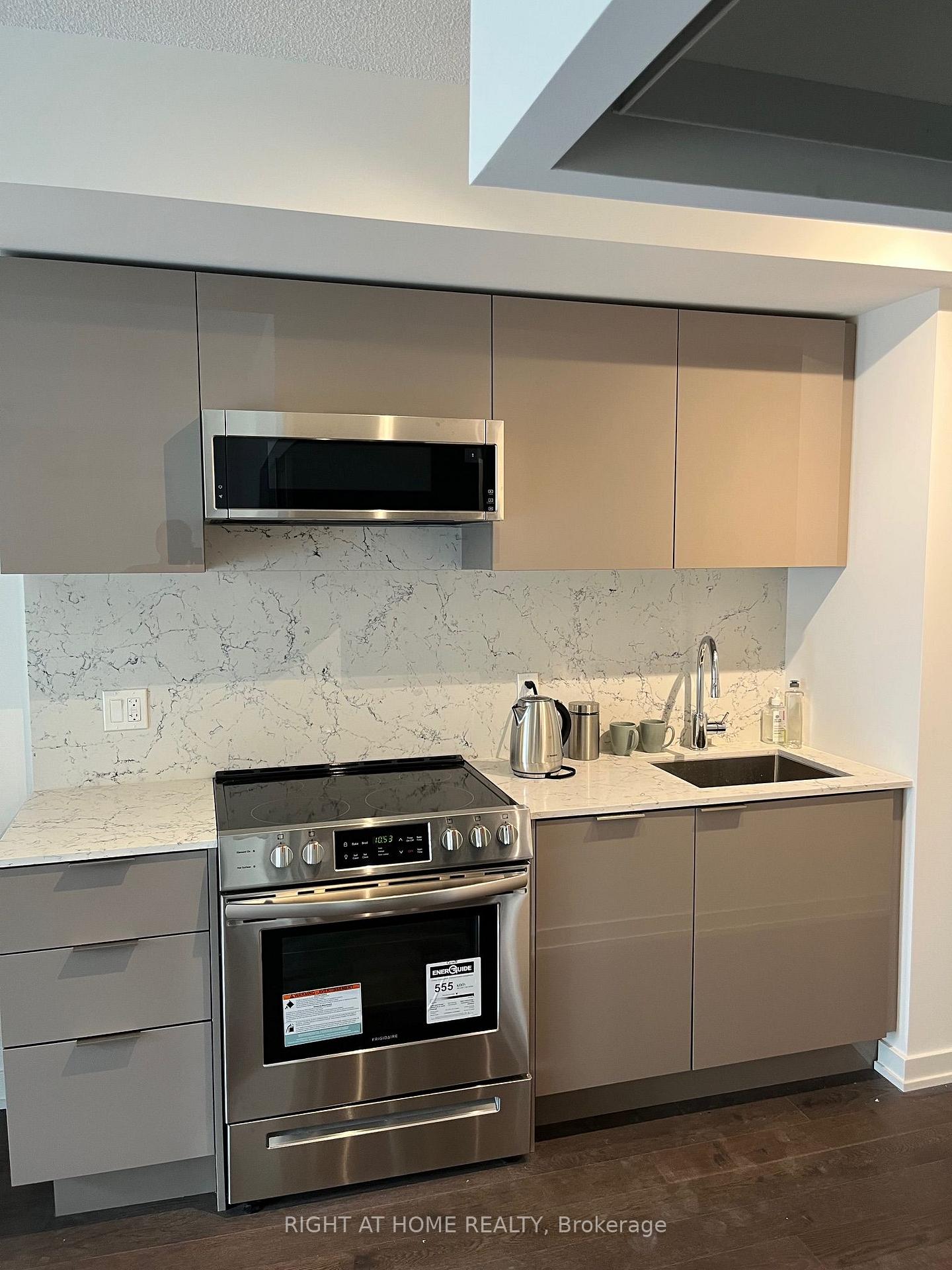 Photo 12 of Unit 715, 25 Richmond Street E, Toronto, Church-Yonge Corridor — HOMEH
