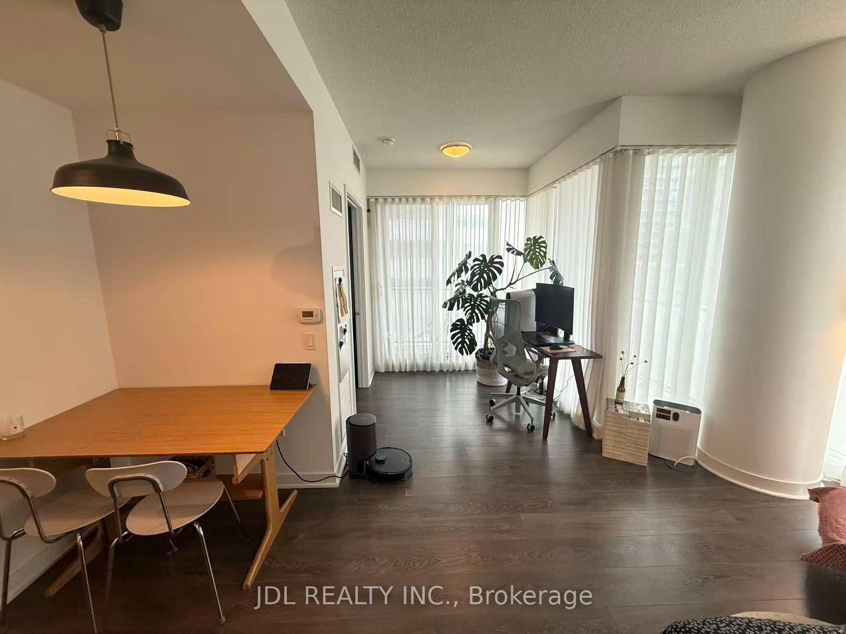 Photo 1 of Unit 905, 125 Blue Jays Way, Toronto, Waterfront Communities — HOMEH