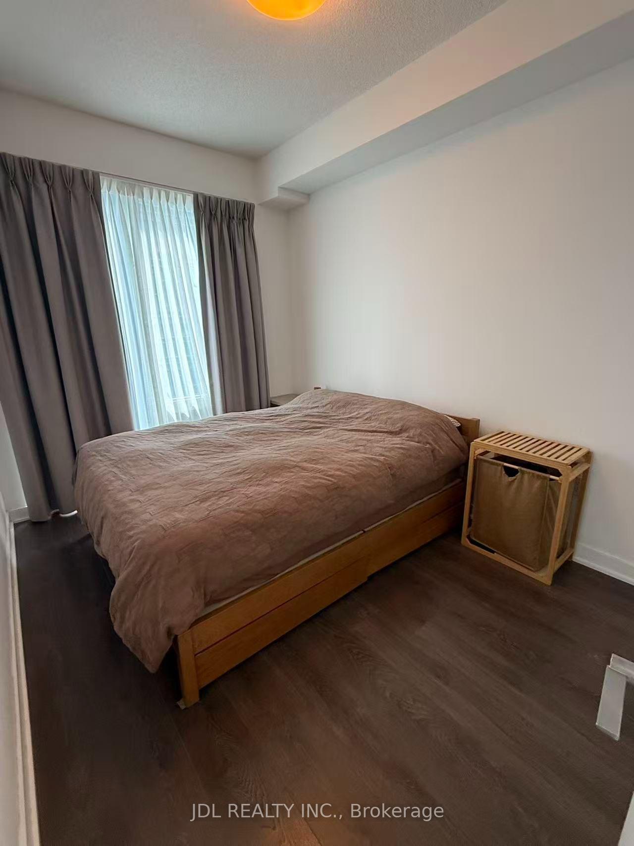 Photo 4 of Unit 905, 125 Blue Jays Way, Toronto, Waterfront Communities — HOMEH