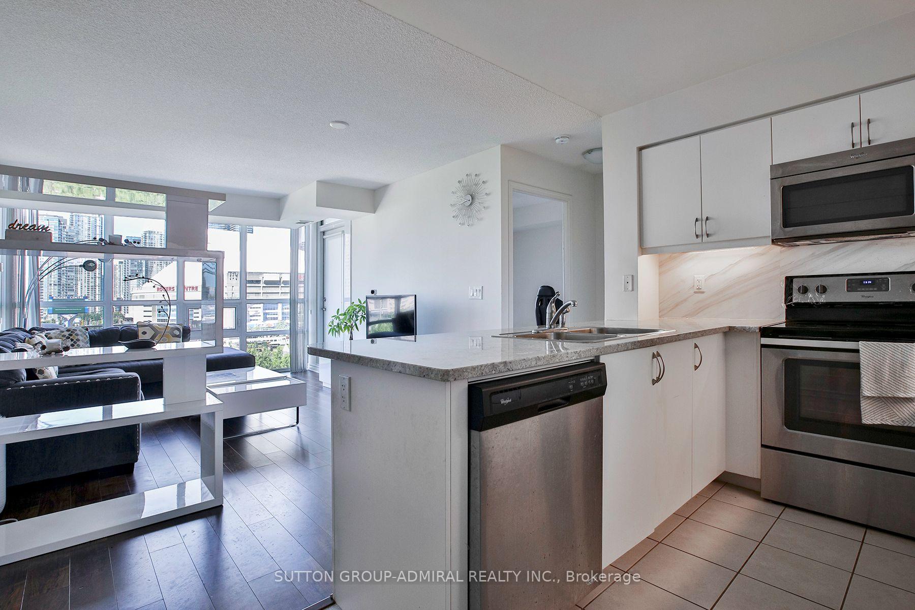 Photo 3 of Unit 1017, 25 Lower Simcoe Street, Toronto, Waterfront Communities — HOMEH
