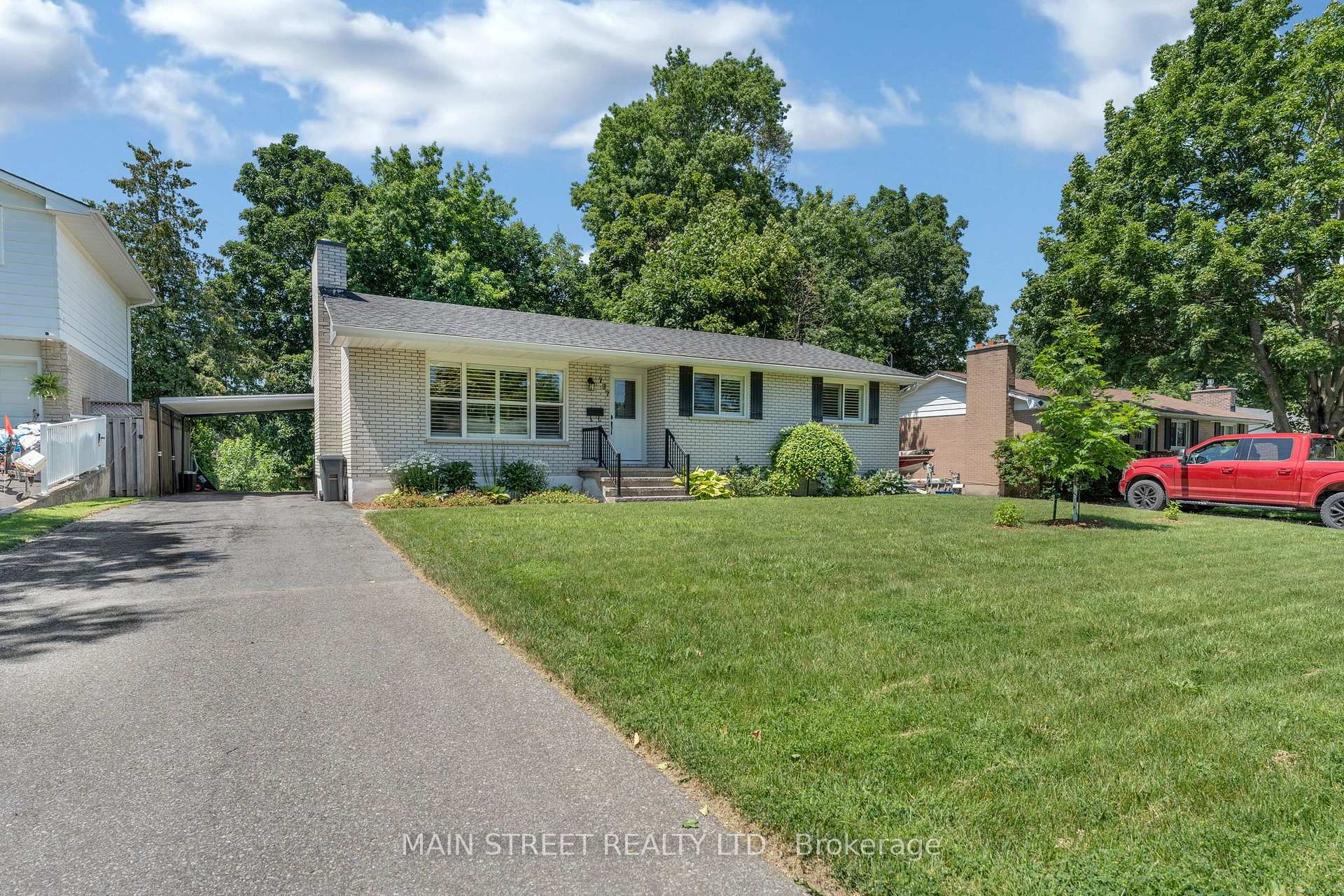 Photo 2 of 737 Downing Street, Kingston, South of Taylor-Kidd Blvd — HOMEH