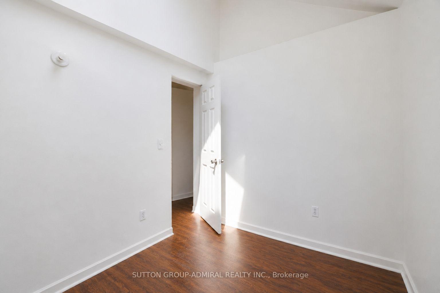 Photo 17 of 193 1/2 Baldwin Street, Toronto, Kensington-Chinatown — HOMEH