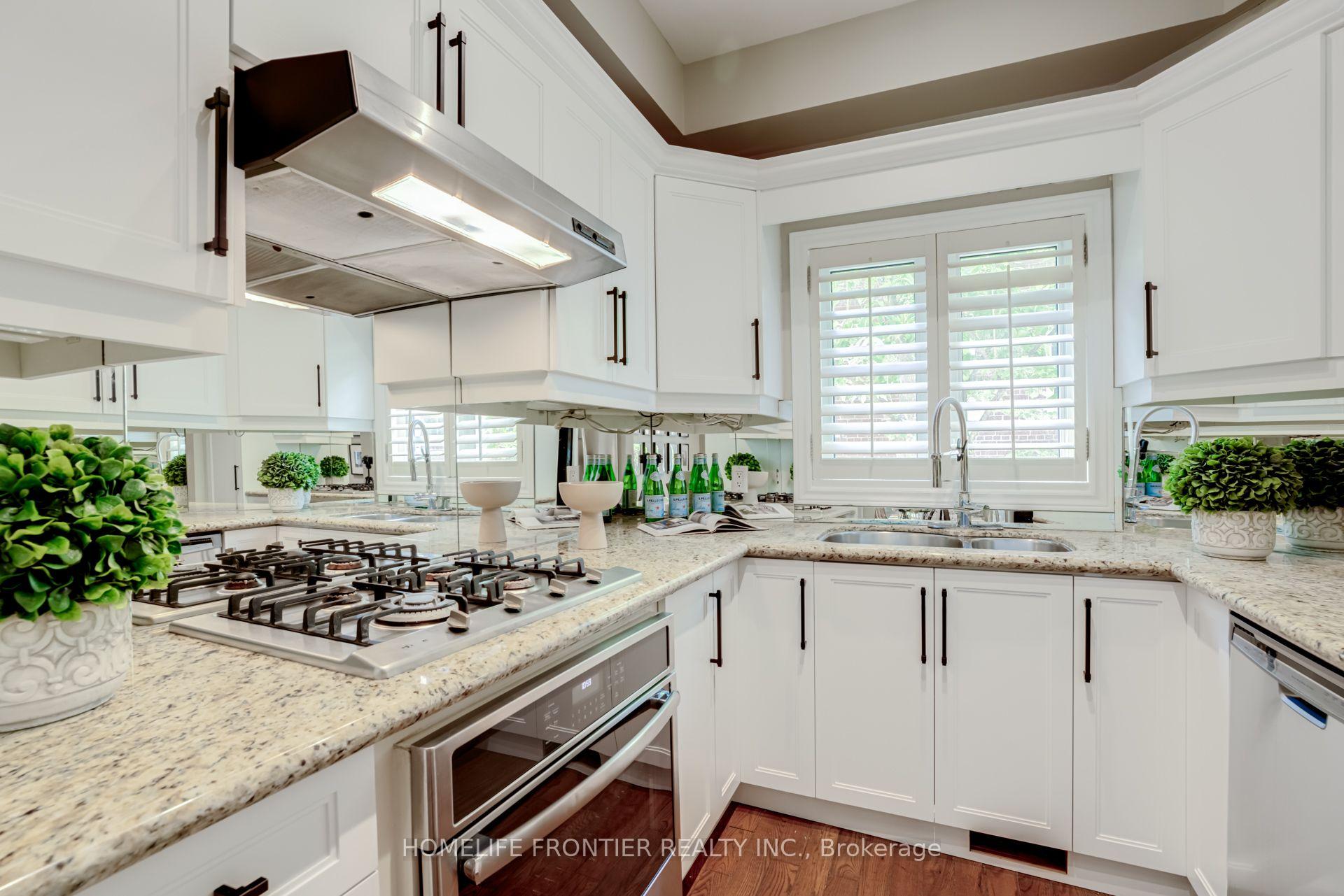 Photo 8 of Unit 4, 22 Balmoral Avenue, Toronto, Yonge-St. Clair — HOMEH