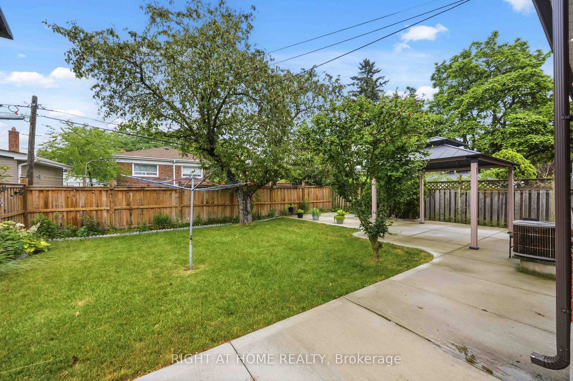 Photo 49 of 8 Grassington Crescent, Scarborough, Woburn — HOMEH