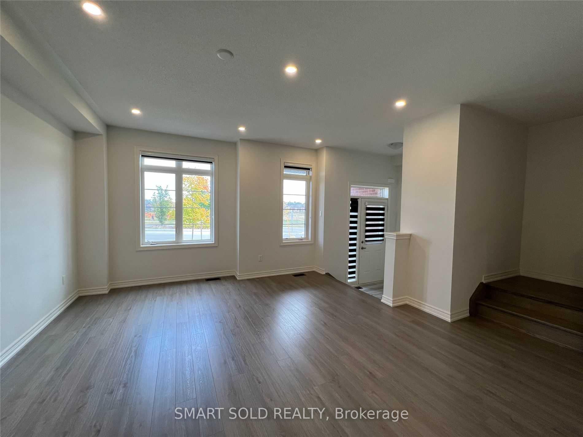 Photo 8 of 1046 Murrell Boulevard, East Gwillimbury, Sharon — HOMEH