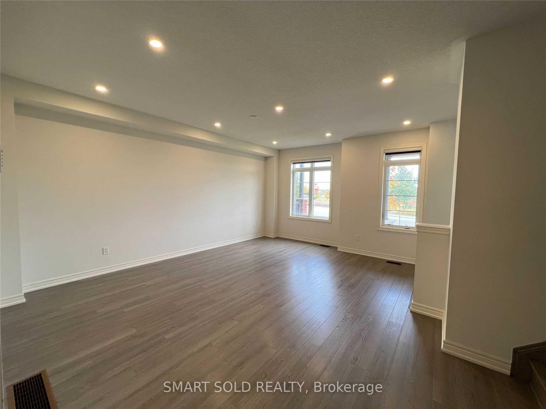 Photo 9 of 1046 Murrell Boulevard, East Gwillimbury, Sharon — HOMEH