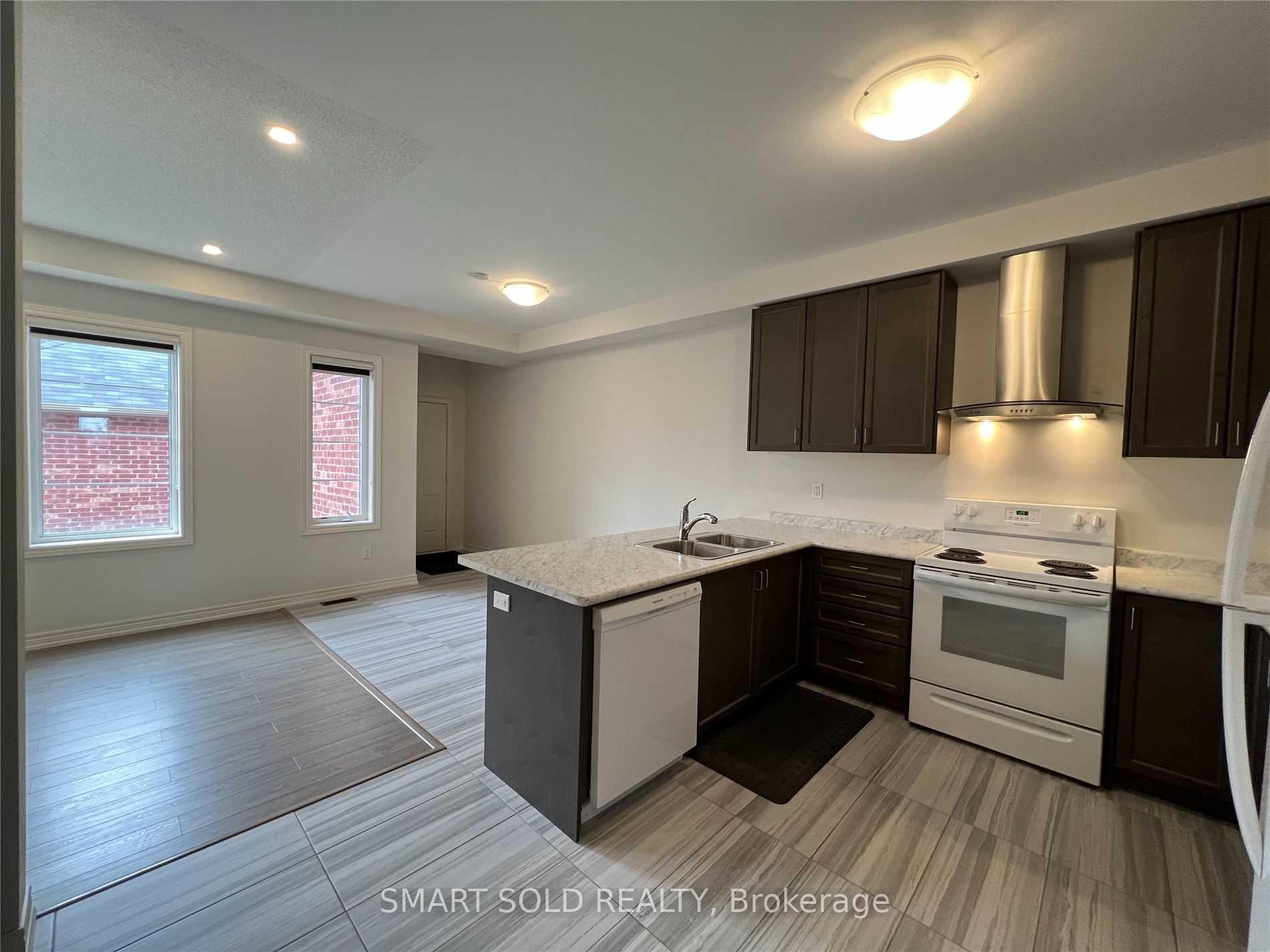 Photo 11 of 1046 Murrell Boulevard, East Gwillimbury, Sharon — HOMEH