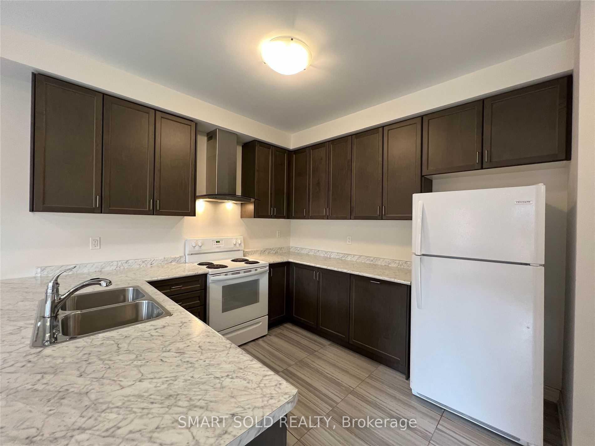 Photo 12 of 1046 Murrell Boulevard, East Gwillimbury, Sharon — HOMEH