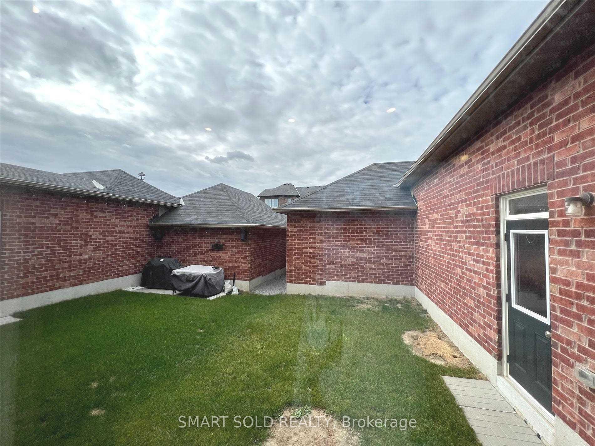 Photo 30 of 1046 Murrell Boulevard, East Gwillimbury, Sharon — HOMEH