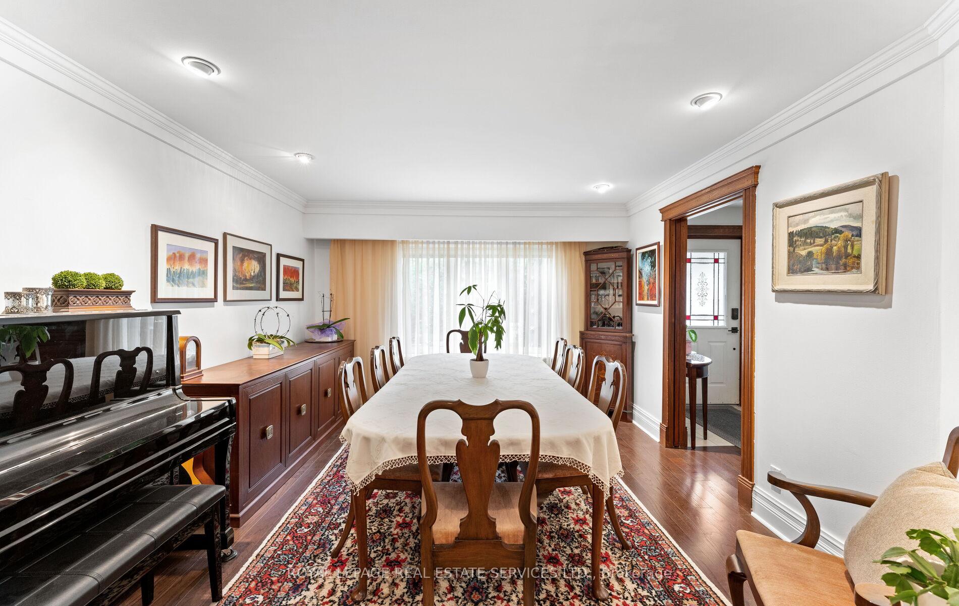 Photo 10 of 24 Mann Avenue, Toronto, Mount Pleasant East — HOMEH