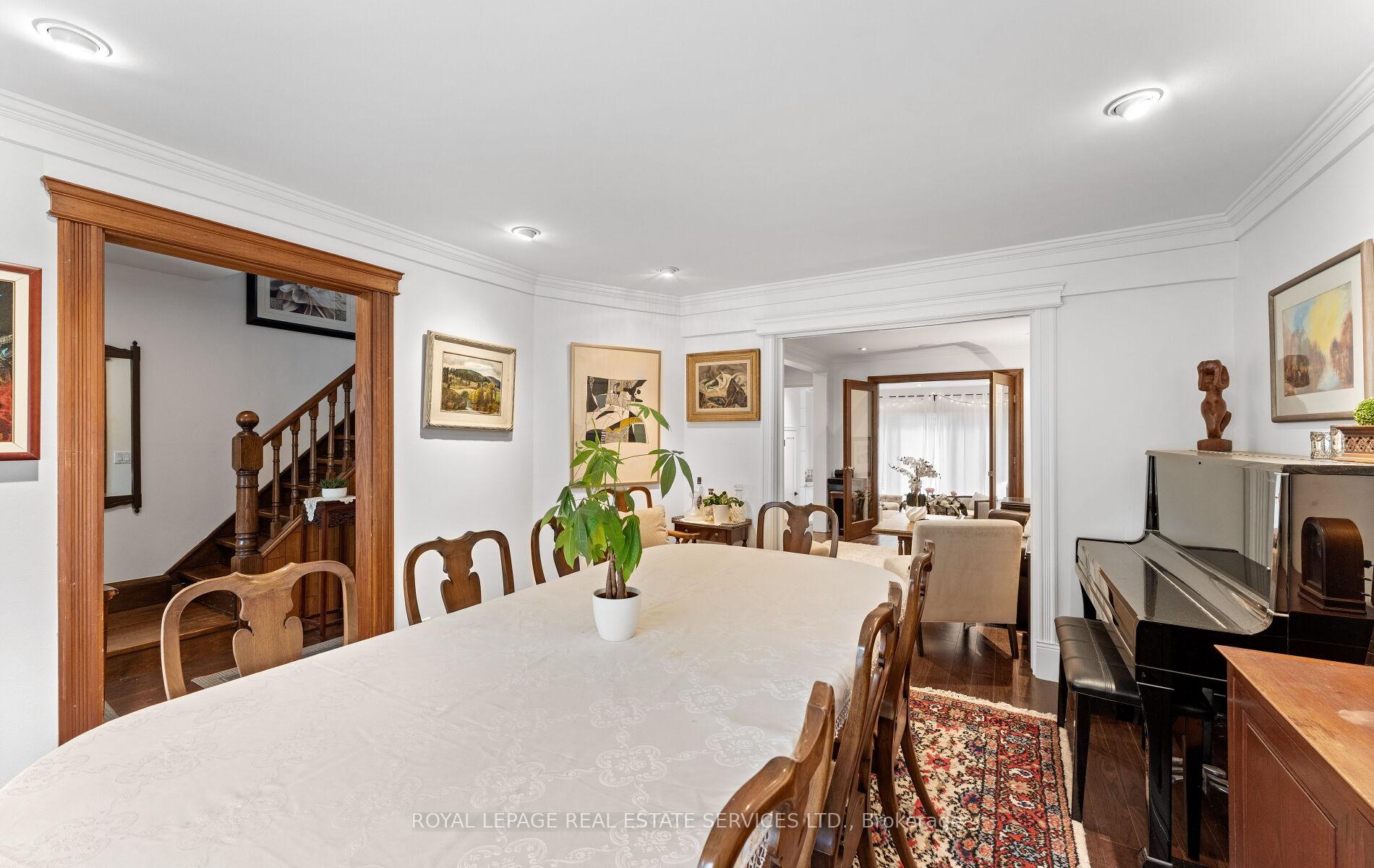 Photo 11 of 24 Mann Avenue, Toronto, Mount Pleasant East — HOMEH