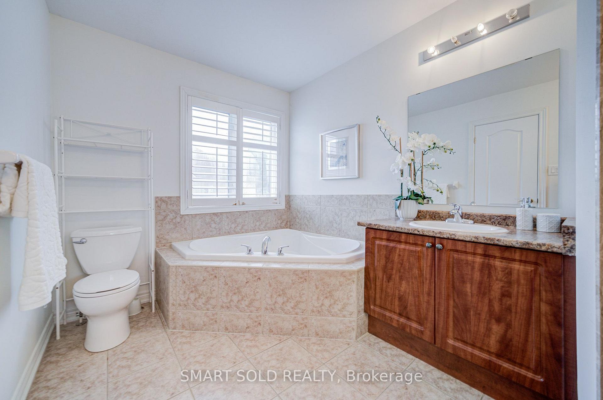 Photo 32 of 34 Jacobi Court, Vaughan, Patterson — HOMEH