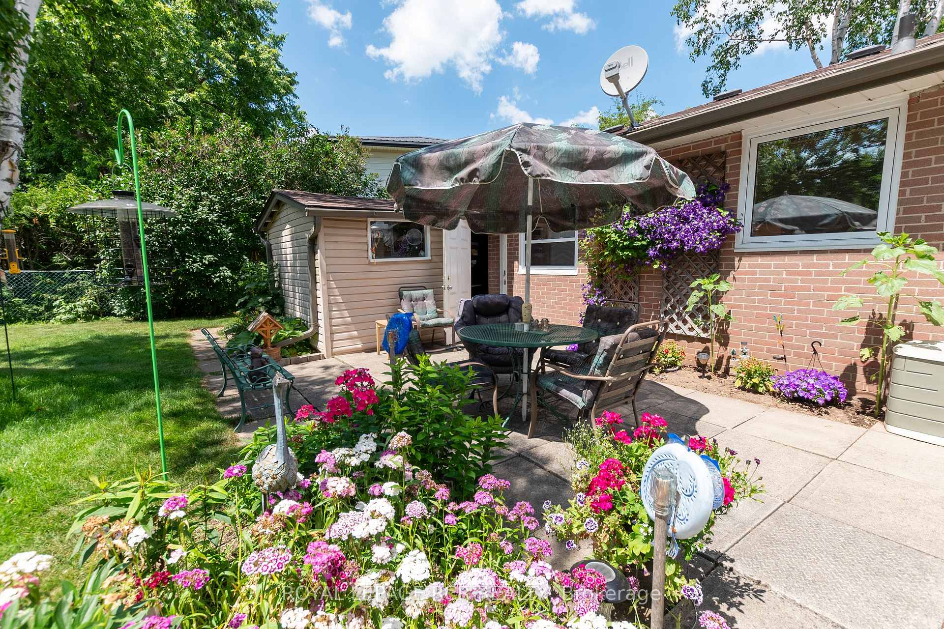 Photo 4 of 63 Maple Crescent, Orangeville — HOMEH