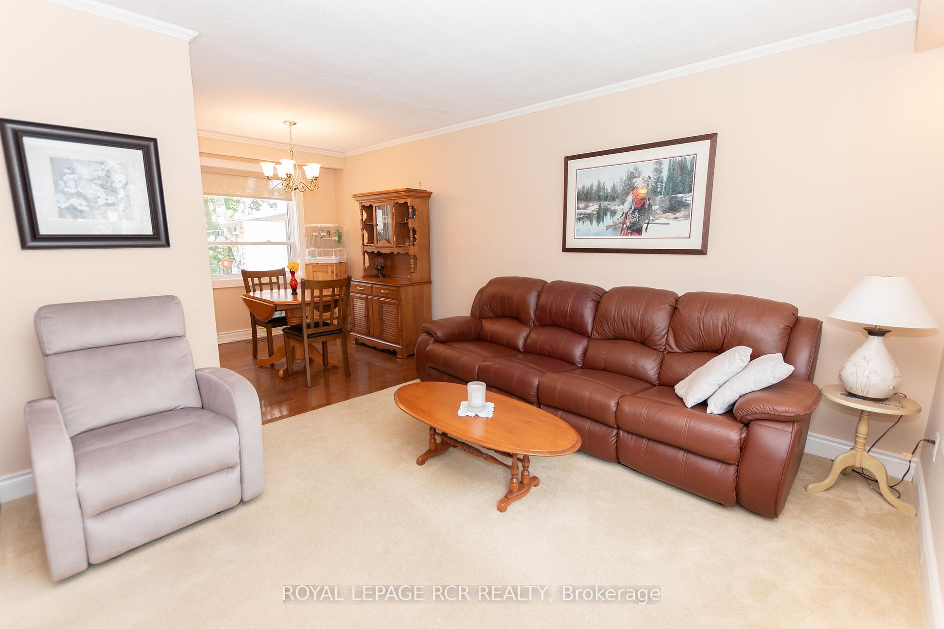 Photo 6 of 63 Maple Crescent, Orangeville — HOMEH