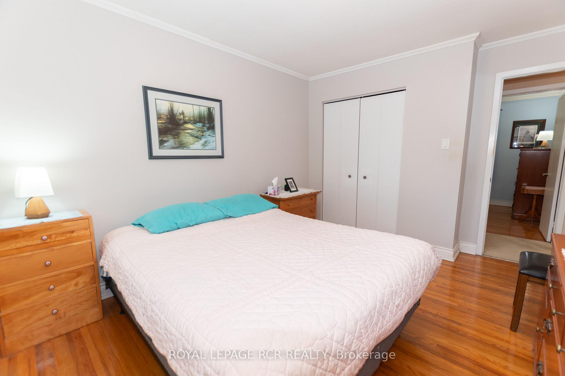 Photo 12 of 63 Maple Crescent, Orangeville — HOMEH