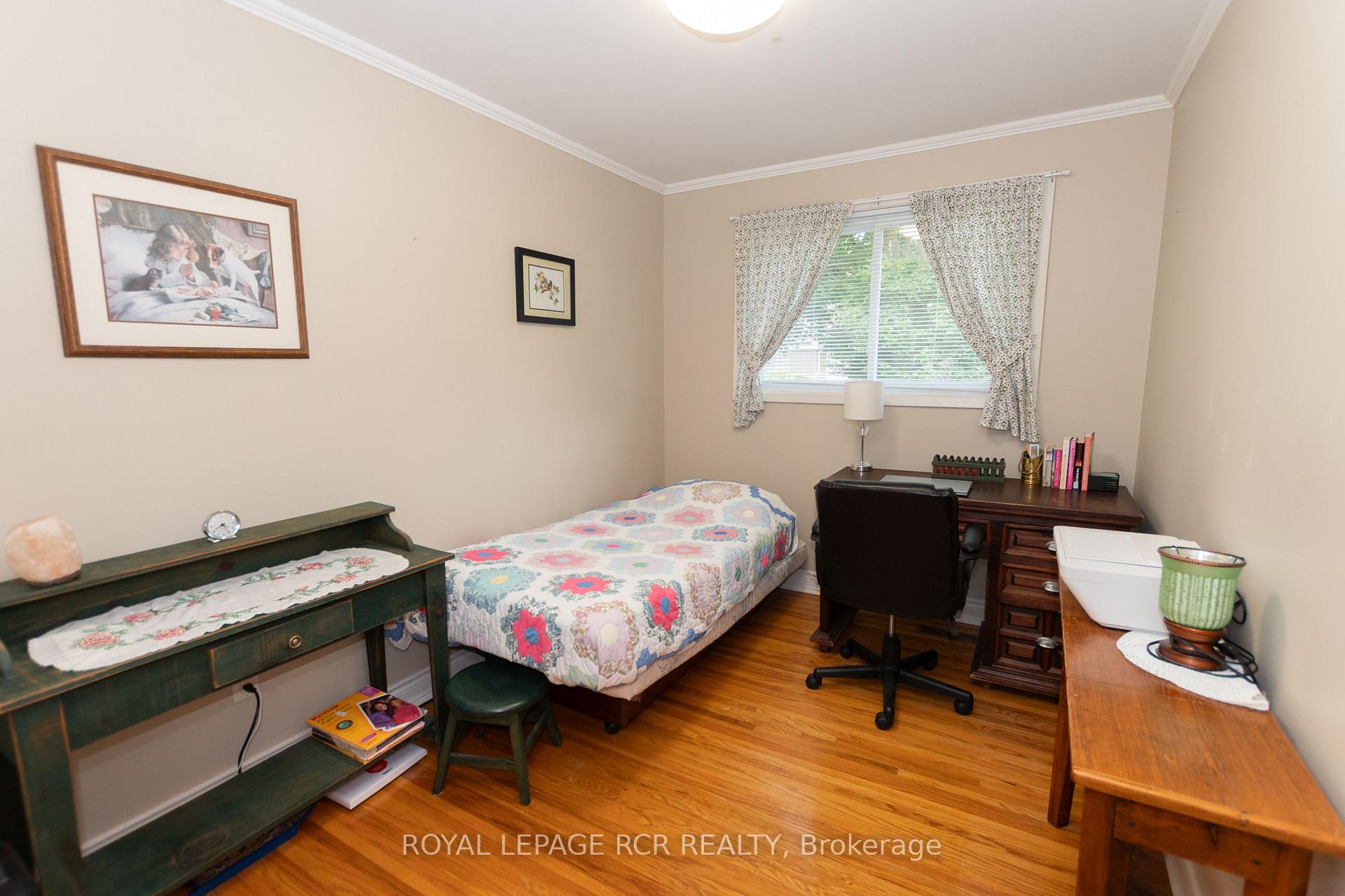 Photo 13 of 63 Maple Crescent, Orangeville — HOMEH