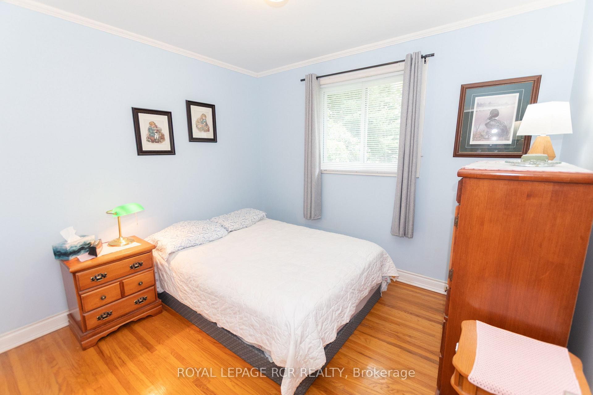 Photo 14 of 63 Maple Crescent, Orangeville — HOMEH