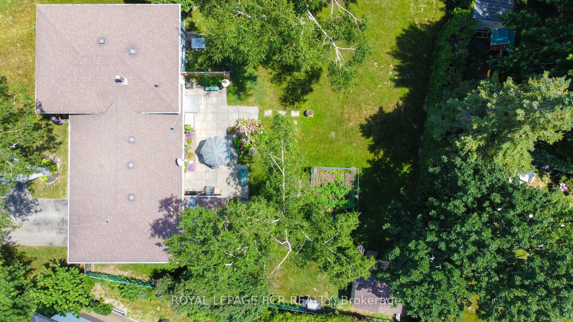 Photo 27 of 63 Maple Crescent, Orangeville — HOMEH