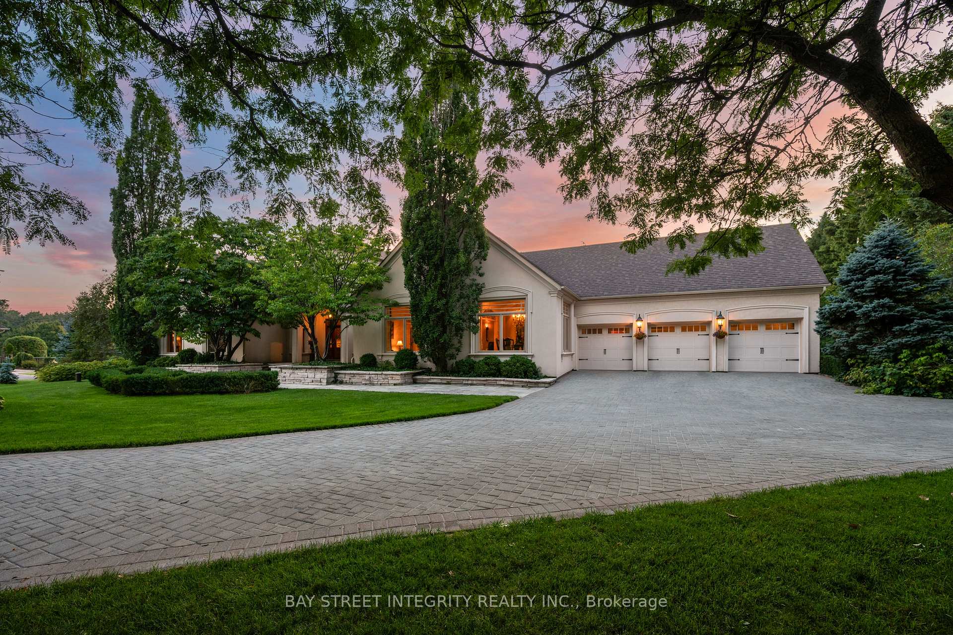 Photo 2 of 12 Alm Court, Aurora, Aurora Estates — HOMEH
