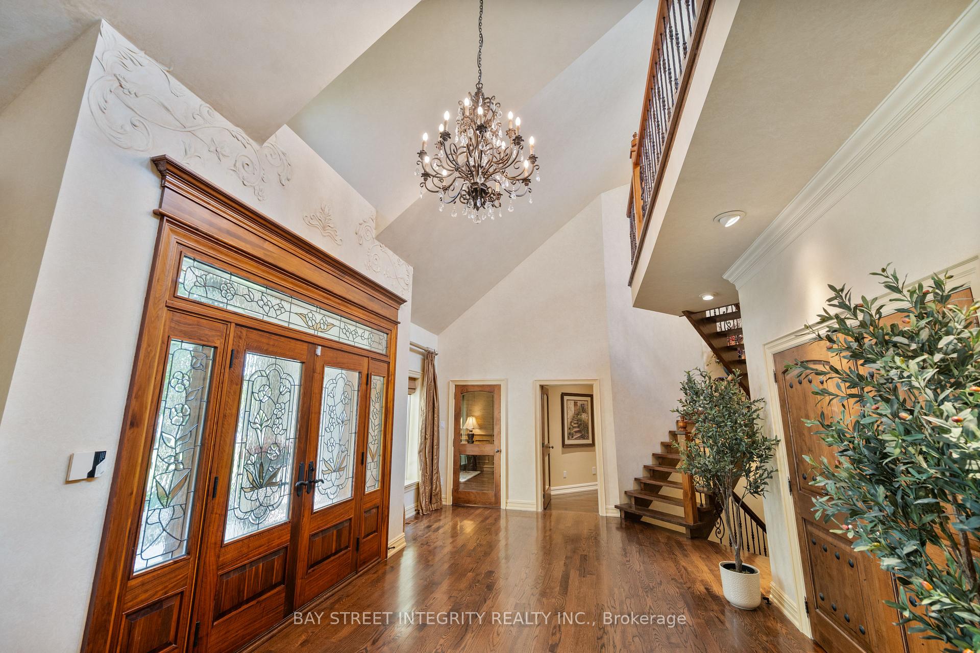Photo 7 of 12 Alm Court, Aurora, Aurora Estates — HOMEH