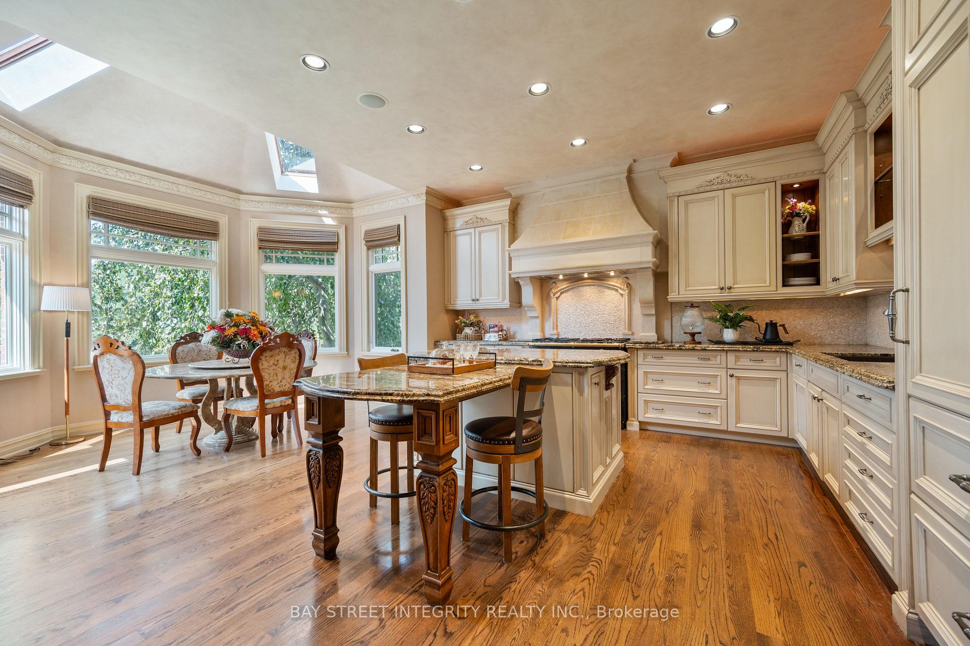 Photo 9 of 12 Alm Court, Aurora, Aurora Estates — HOMEH