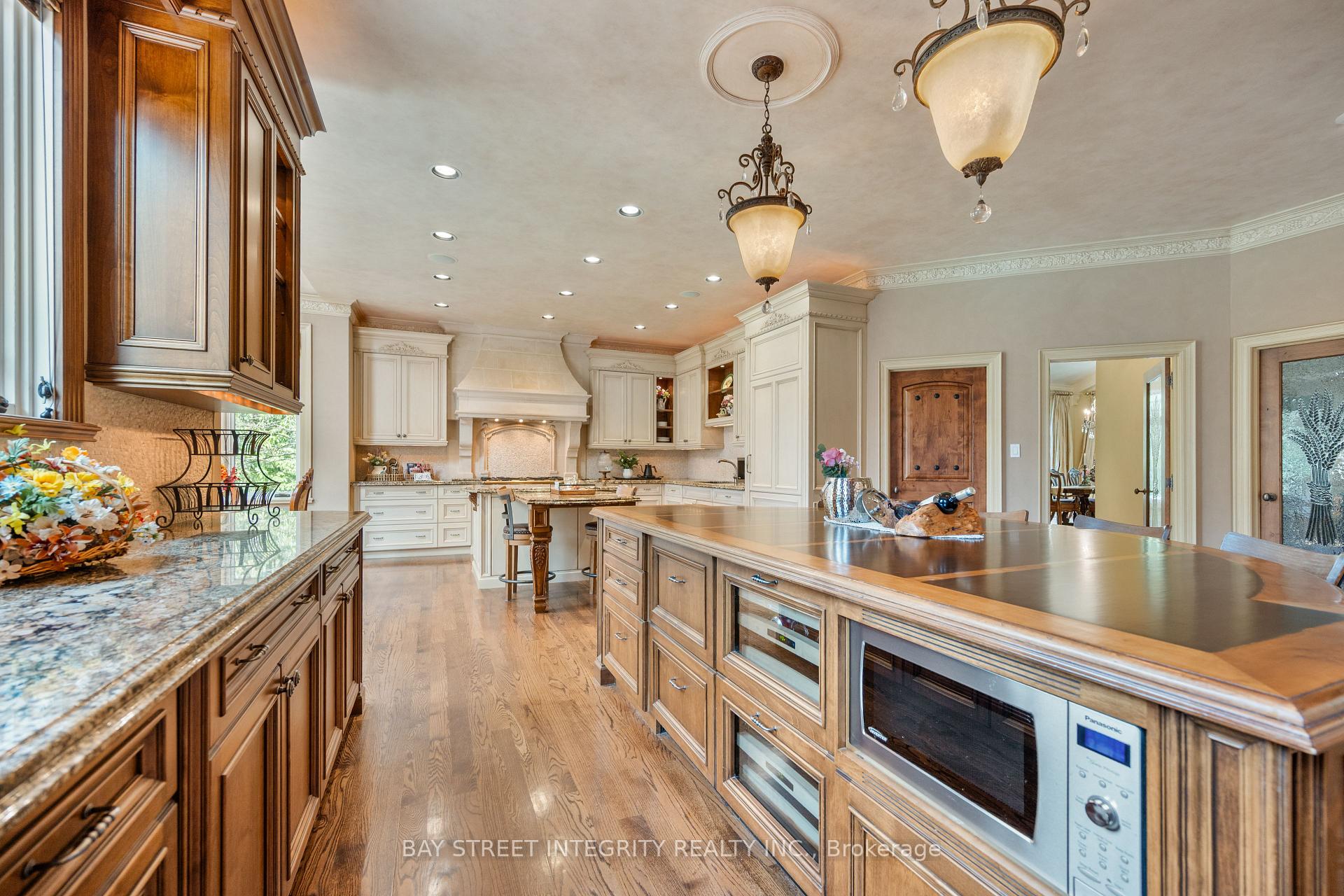 Photo 12 of 12 Alm Court, Aurora, Aurora Estates — HOMEH