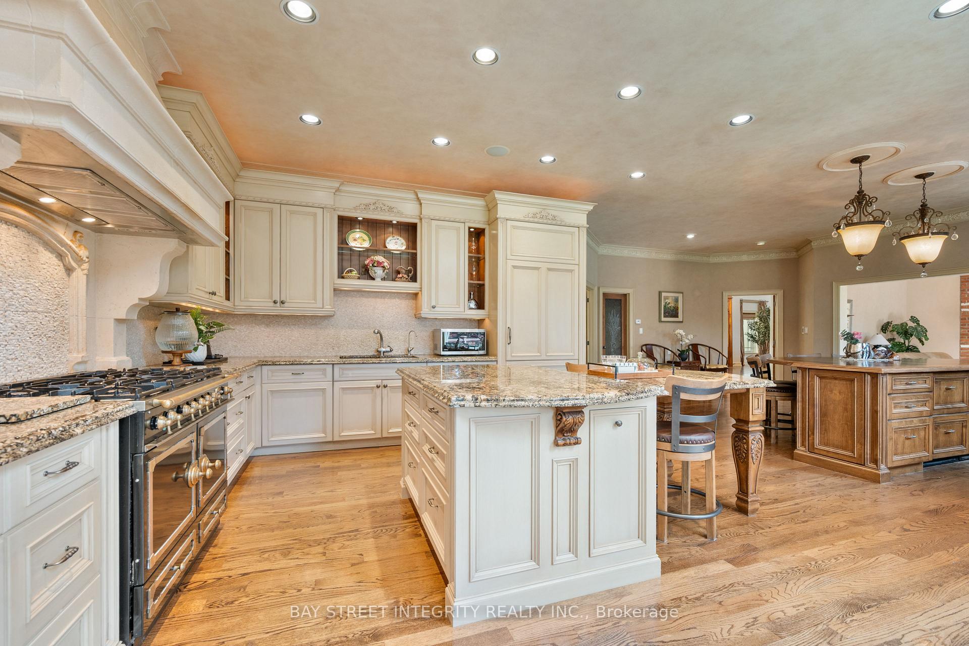 Photo 14 of 12 Alm Court, Aurora, Aurora Estates — HOMEH