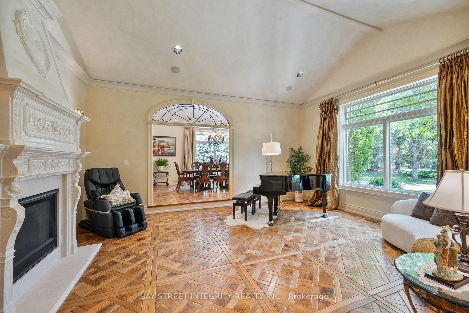 Photo 19 of 12 Alm Court, Aurora, Aurora Estates — HOMEH