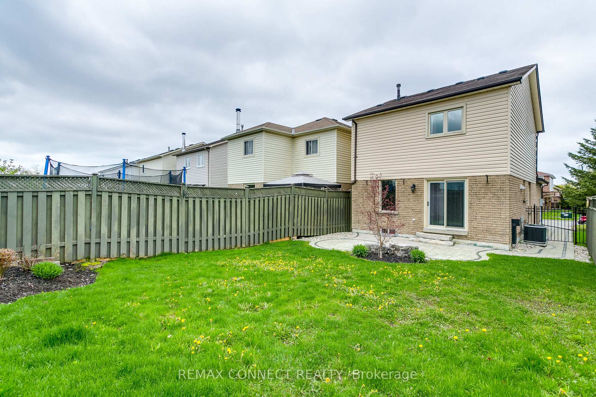 Photo 13 of 15 Kennedy Drive, Clarington, Courtice — HOMEH